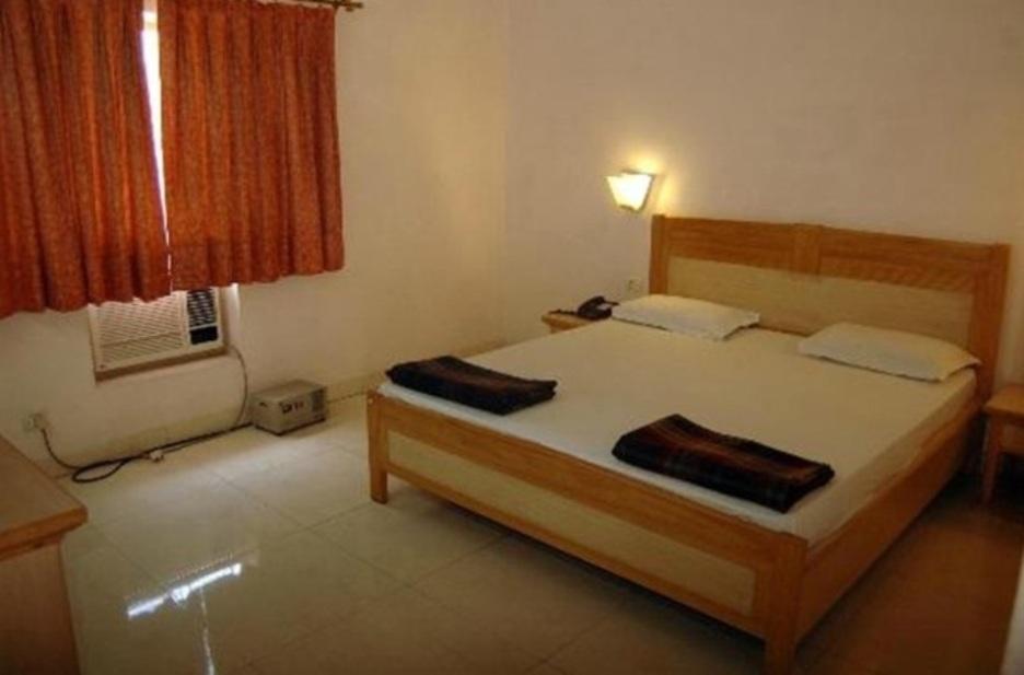 Hotel The Shubham Vrindāvan Esterno foto