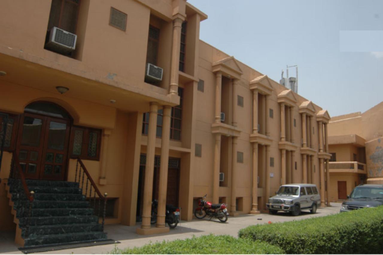 Hotel The Shubham Vrindāvan Esterno foto